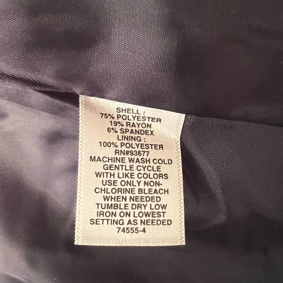 Only worn once. Liz Claiborne Navy Blue Blazer Tailored Suit Jacket - Picture 4 of 4